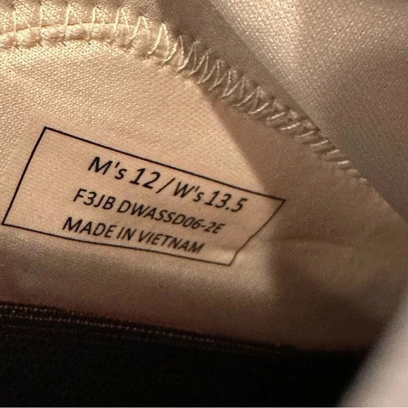 Kizik Men’s Wasatch Color Sand Monochrome Wide Athletic Sneaker Size 12 - Picture 7 of 10